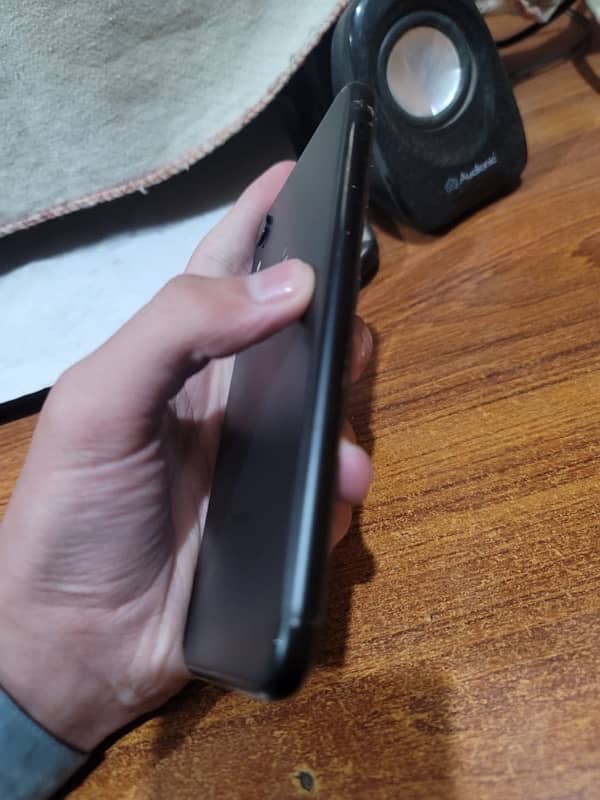 iphone xr jv black colour all okay 1