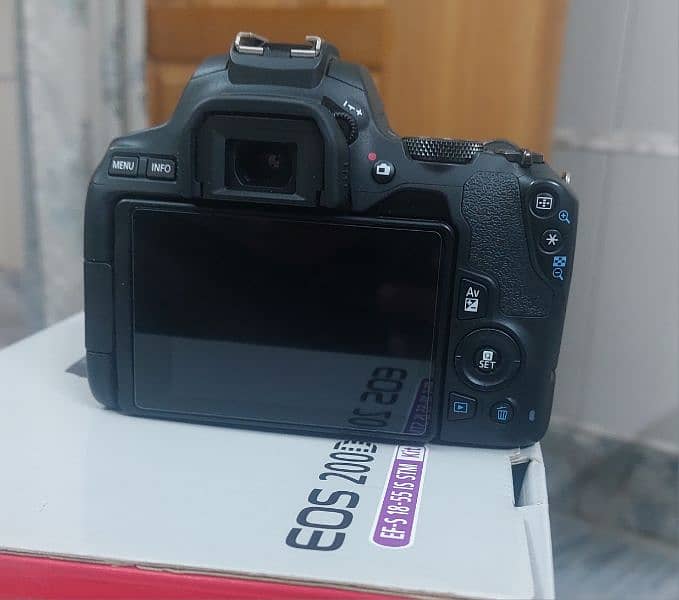 Canon 200d Mark ii For Sale 1