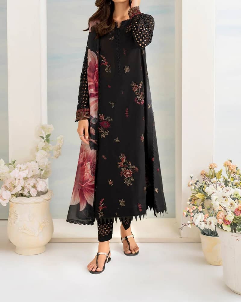 Lawn suit with dupatta /3-piece lawn suit/Unstitched embroidered lawn 4