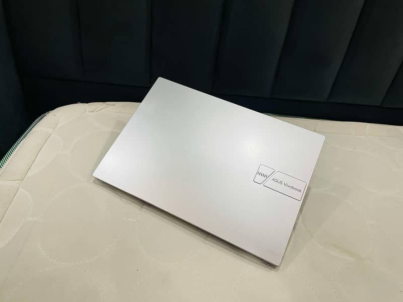 Asus VivoBook C-i5 11th Gen H Processor SUper HD 16 inchs LED 3