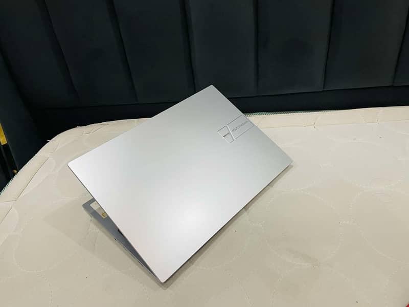 Asus VivoBook C-i5 11th Gen H Processor SUper HD 16 inchs LED 4