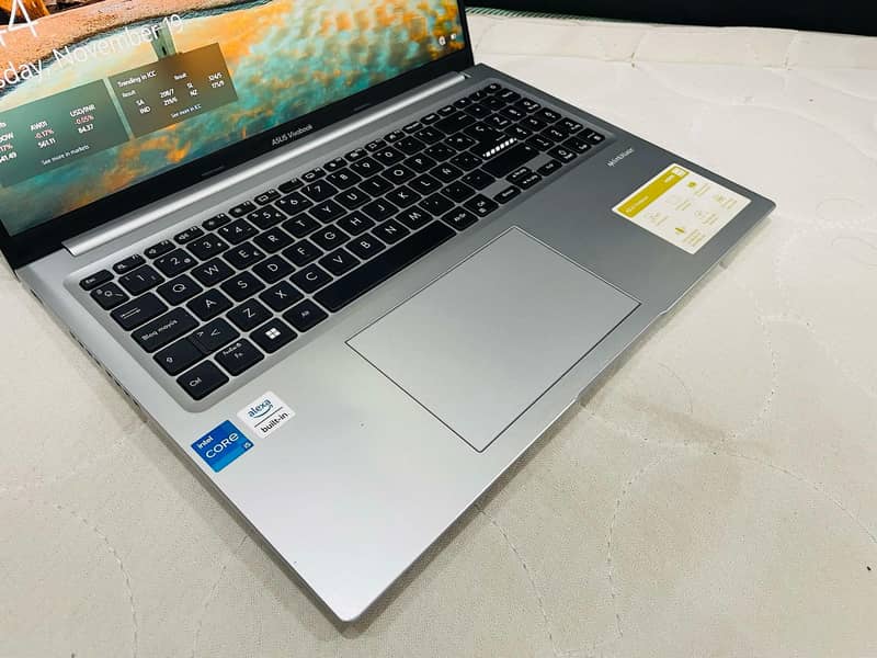 Asus VivoBook C-i5 11th Gen H Processor SUper HD 16 inchs LED 6