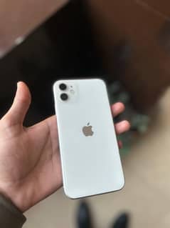 iPhone 11 128/gb condition very good box available with cable