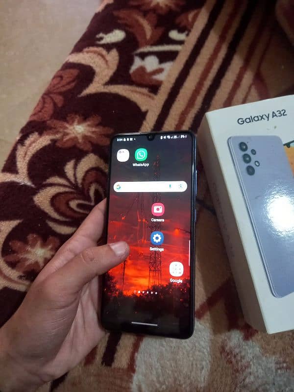 samsung a32 with box and charrger in good condtion 1