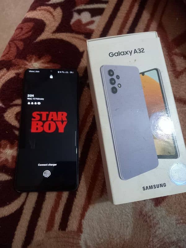 samsung a32 with box and charrger in good condtion 2