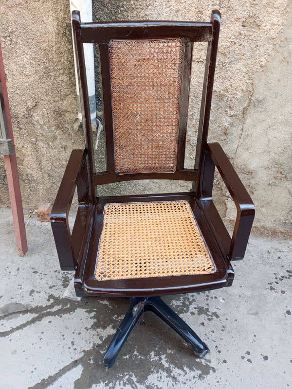 office chair for sale condition 10 by 9 1