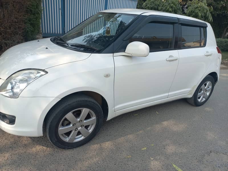 Suzuki Swift 1.3 DLX 2016 1