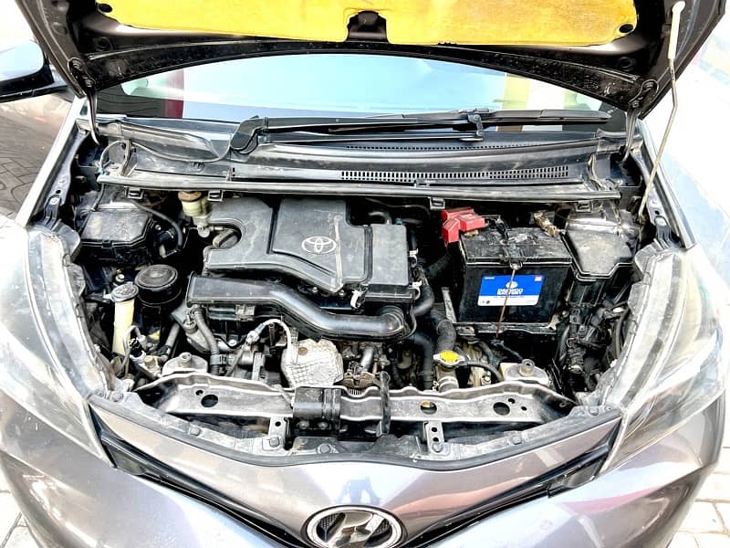 Toyota Vitz 2015 3