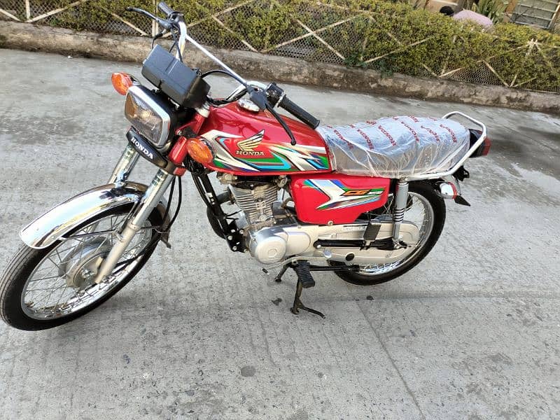 Honda CG125 model 2023 Islamabad number 03055228242 9