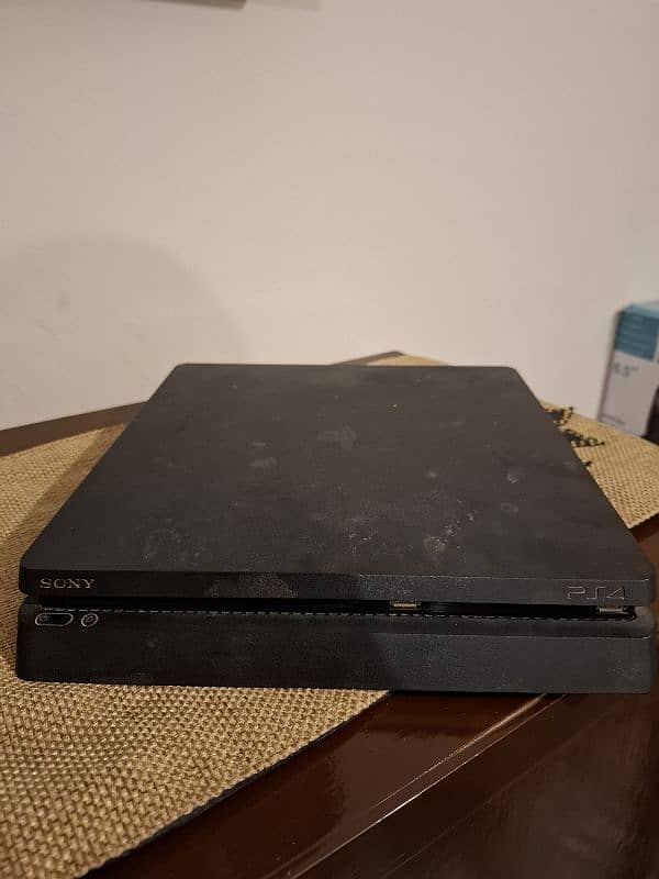 PS4 Slim 5