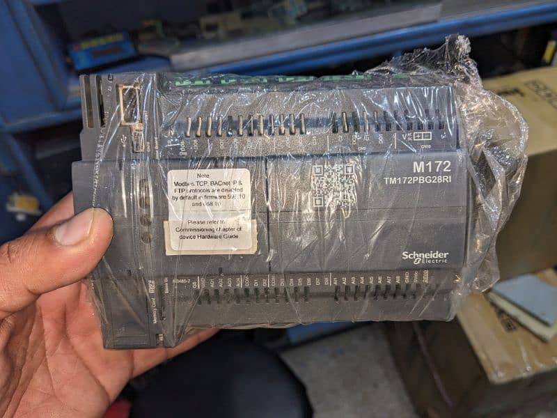 dmv2000 schneider PLC Keyence xinje hmi plc Mitsubishi weintek HCFA 0