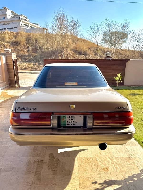 Toyota Crown 1990 4