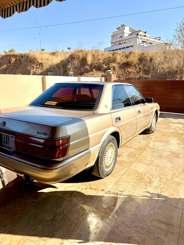 Toyota Crown 1990 5