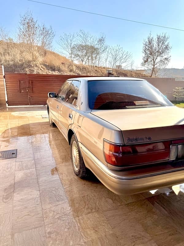 Toyota Crown 1990 6