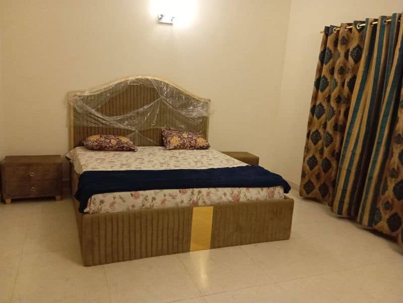 Daily, weekly basis furnished villa for rent in Bahria town karachi. 1