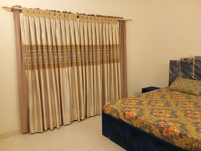 Daily, weekly basis furnished villa for rent in Bahria town karachi. 3