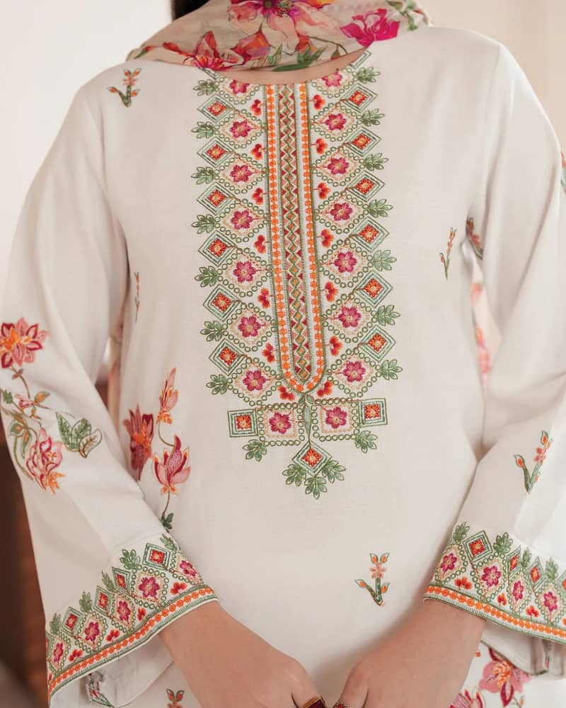 Lawn suit with dupatta /3PC lawn suit/Unstitched embroidered lawn 2