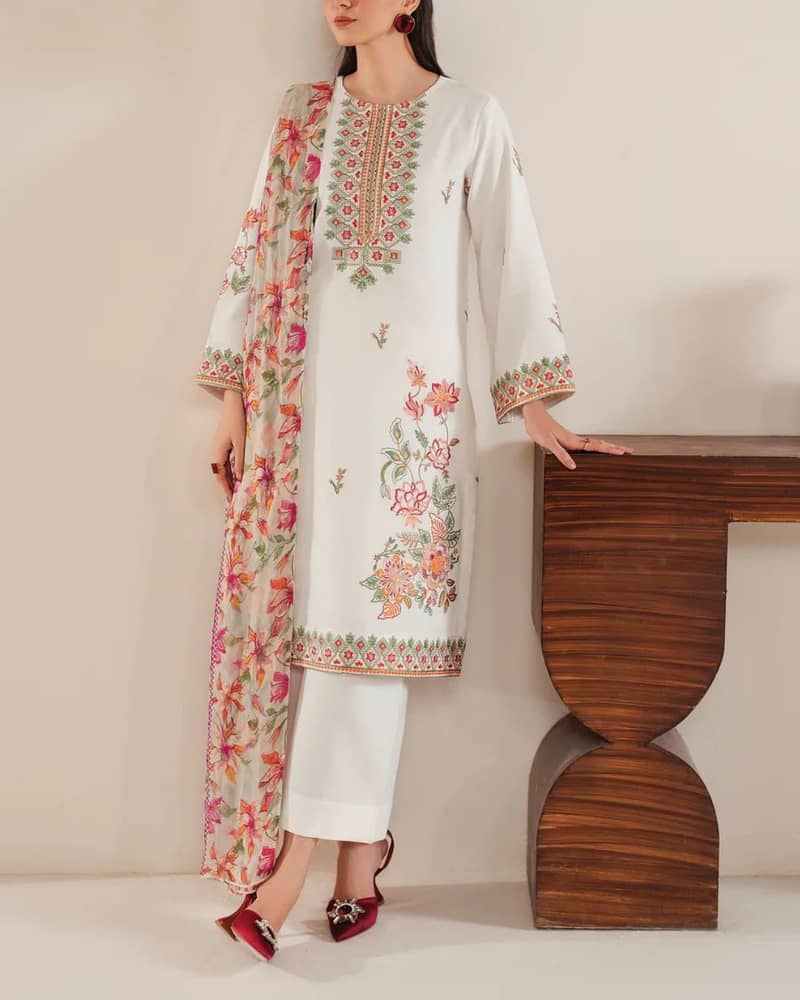 Lawn suit with dupatta /3PC lawn suit/Unstitched embroidered lawn 4