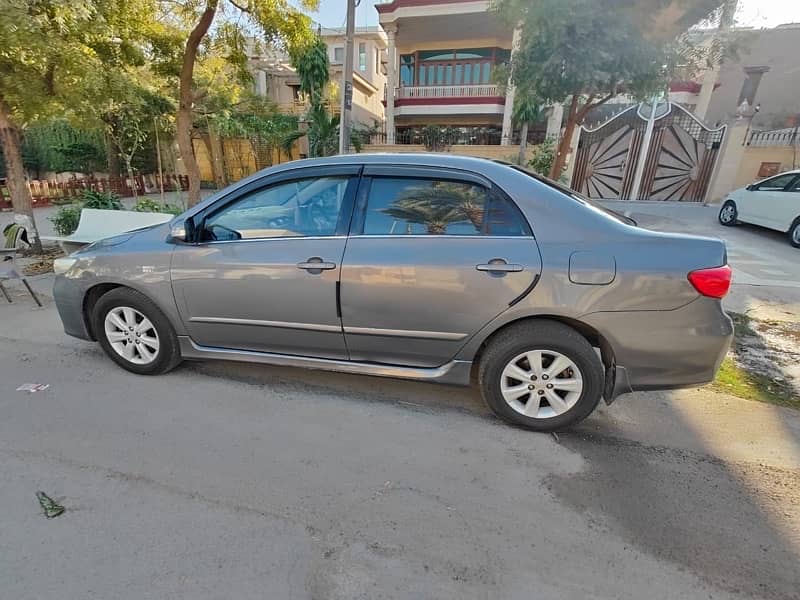 Toyota Corolla Altis 2012 4