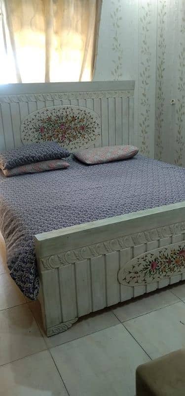 decent bed 6 month used 0