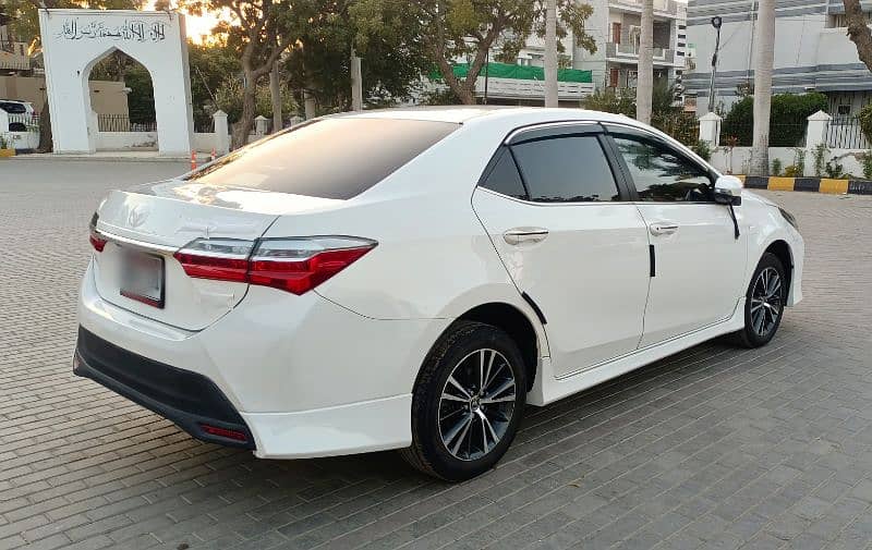 Toyota Corolla Altis 2021 5