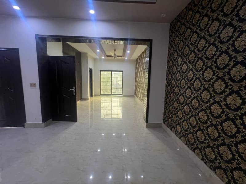 10 Marla Beautiful Used House Available For Sale In Tulip Block Bahria Town Lahore 8