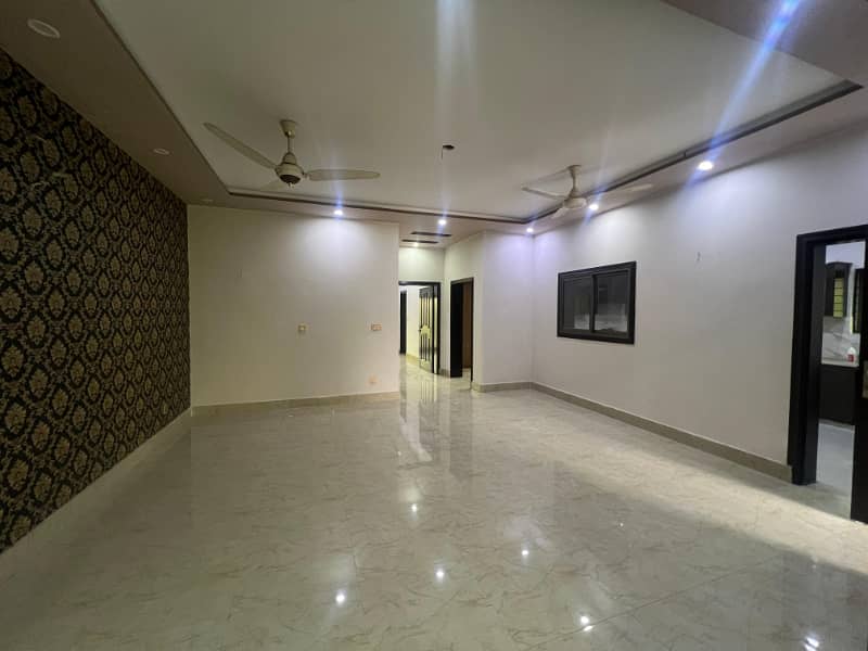 10 Marla Beautiful Used House Available For Sale In Tulip Block Bahria Town Lahore 9