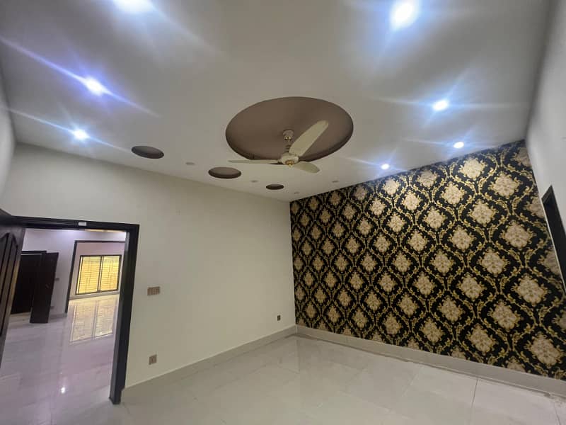 10 Marla Beautiful Used House Available For Sale In Tulip Block Bahria Town Lahore 14