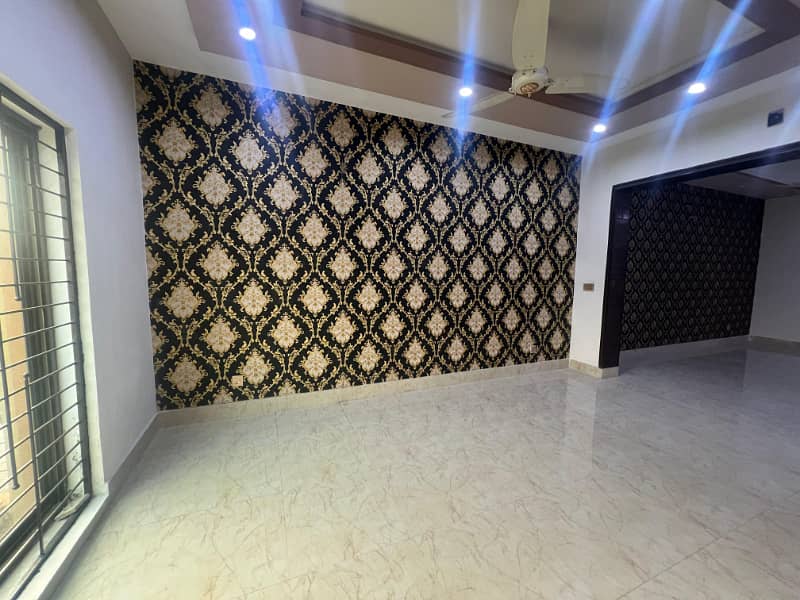 10 Marla Beautiful Used House Available For Sale In Tulip Block Bahria Town Lahore 22