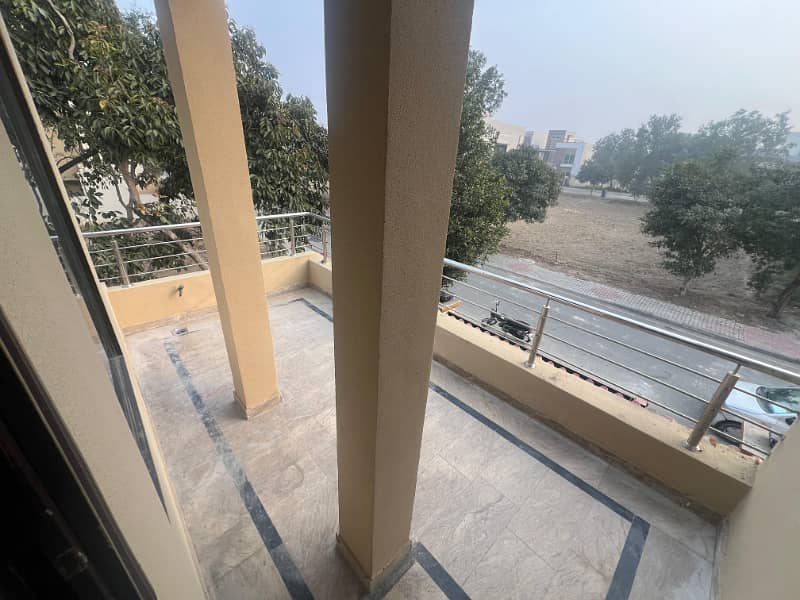 10 Marla Beautiful Used House Available For Sale In Tulip Block Bahria Town Lahore 26