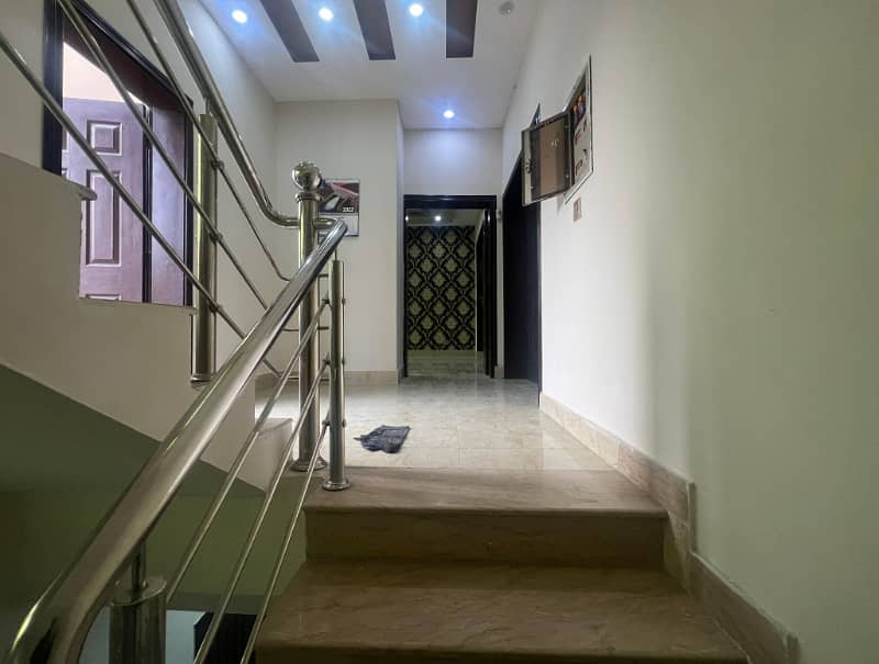 10 Marla Beautiful Used House Available For Sale In Tulip Block Bahria Town Lahore 36