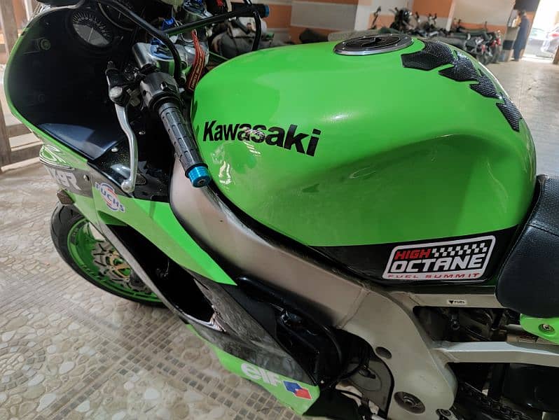 Kawasaki zx9r like a new bike mint condition 2