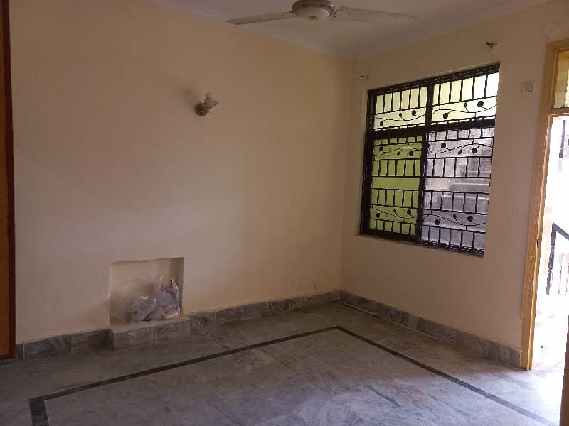 3 bedroom upper portion available For Rent gulriz 2 3