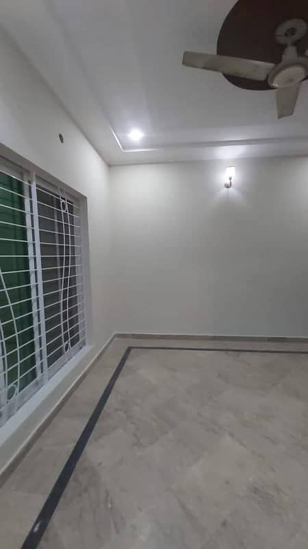 5 Marla Used House For Sale In Bahria town Lahore 3