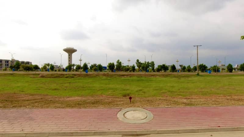 Investor Rate 10 Marla Residential Plot For Sale In Bahria Town Lahore 2