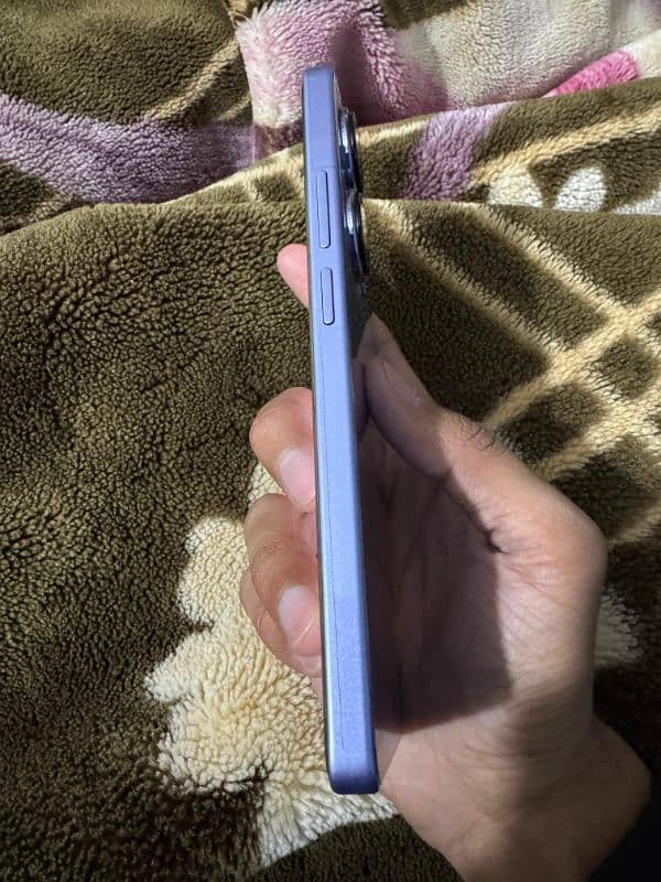 Redmi note 13 Pro 8/256 with complete box and charger 4