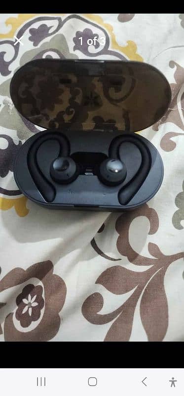 Samsung galaxy earpods and Bluetooth earphones 5