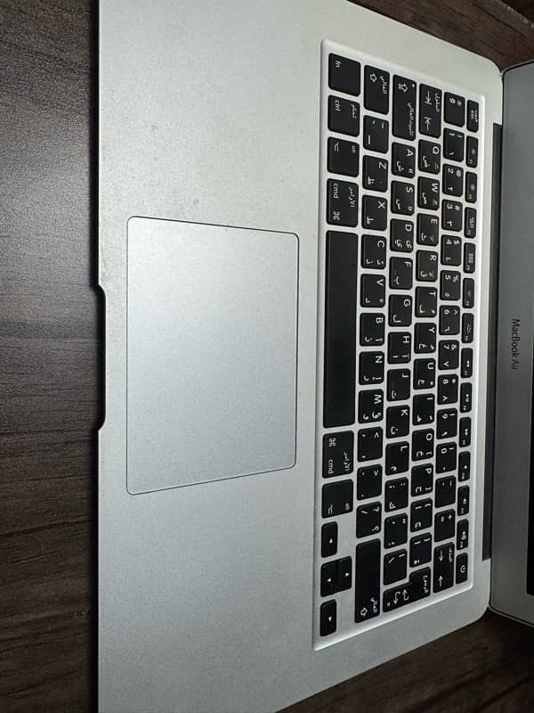 MacBook Air (13-inch, 2017) 4