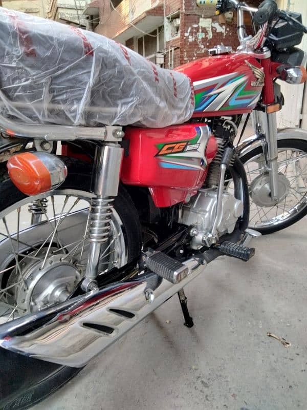 Honda 125 2023 4