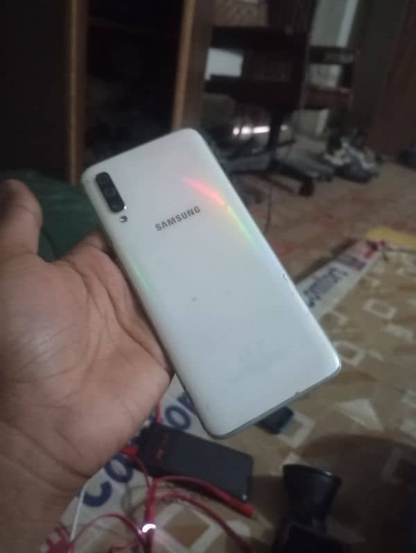 p. t. a. approved Samsung galaxy A 70 0