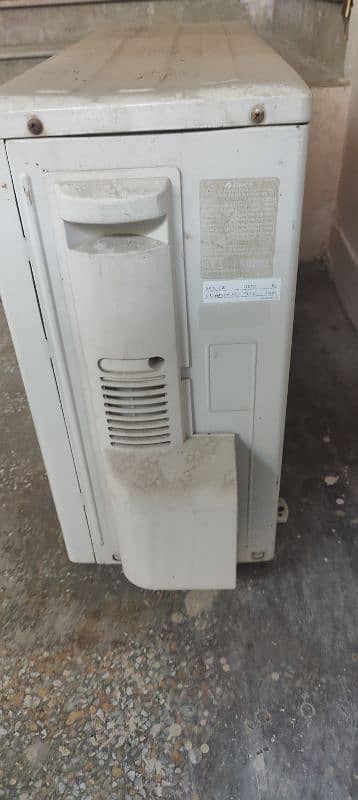 gree 1 ton split ac  inverter just few month used ha 8