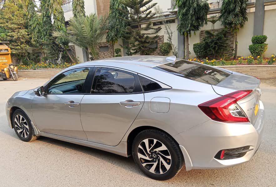 Honda Civic i-vtec Oriel 2017 5