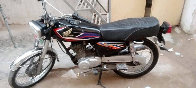 bike ok hy 1 leter ho ta hy or nic copy hoti hy 03122365012 0