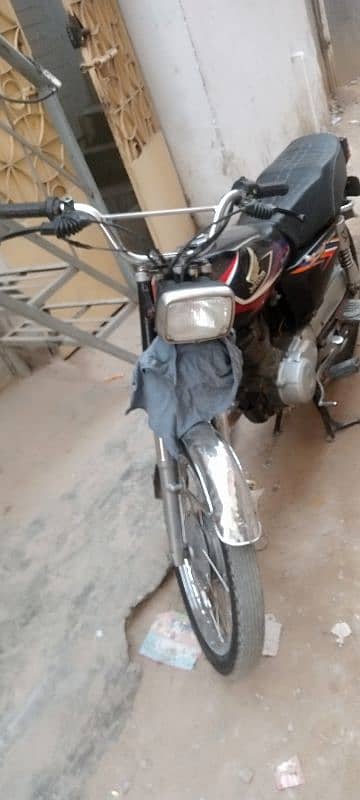 bike ok hy 1 leter ho ta hy or nic copy hoti hy 03122365012 2