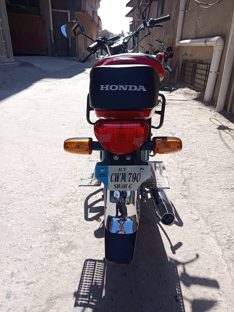 Honda CD 70 2025 5