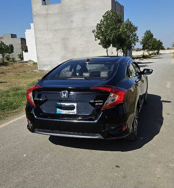 Honda Civic X 1.8L (2018) Top Variant - Red Meter 4