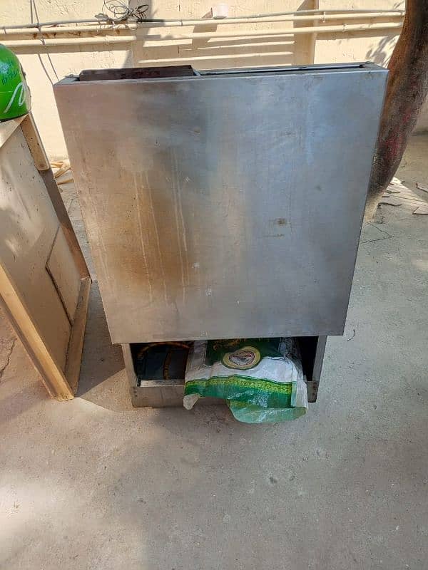 brand new fryer machine. 1