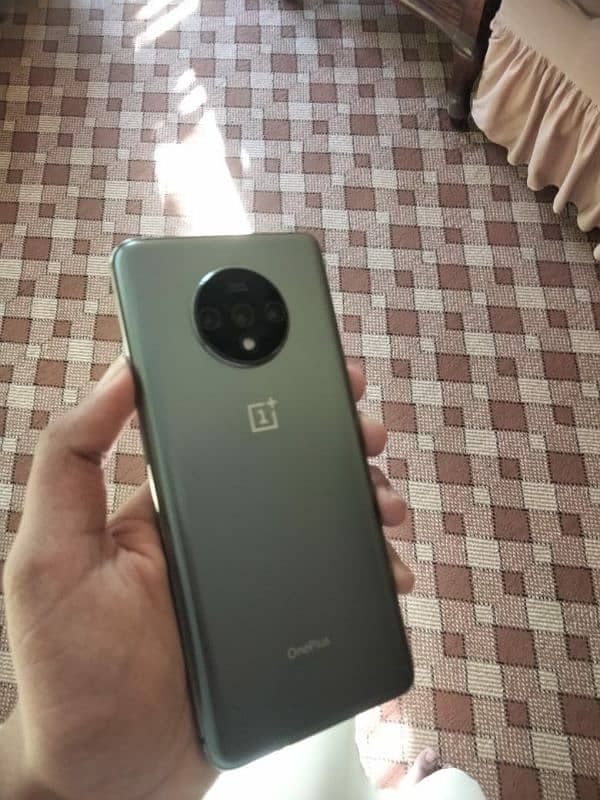 One plus 7t 1