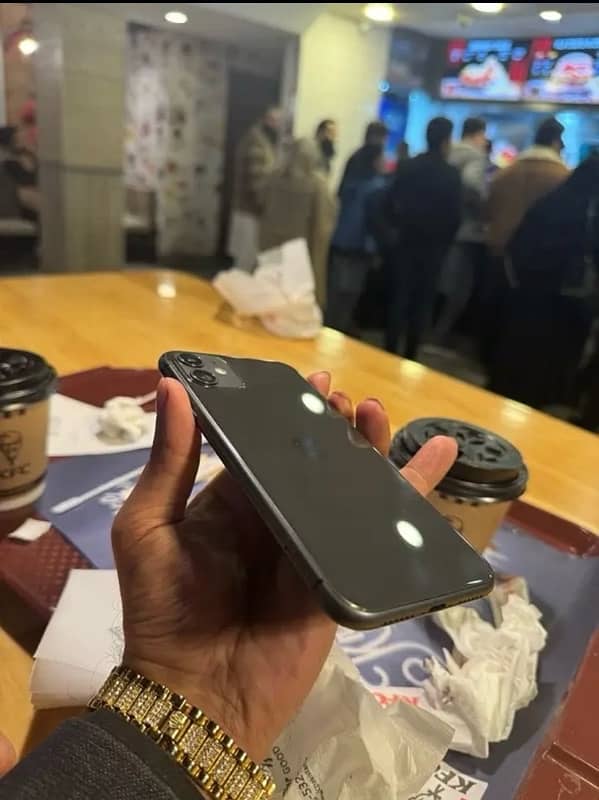 iPhone 11 JV Black Clour 64Gb Waterpack LUSH CONDITION 3