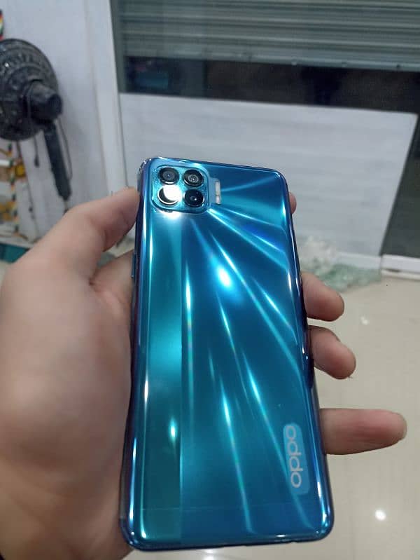 oppo f 17 Pro 0